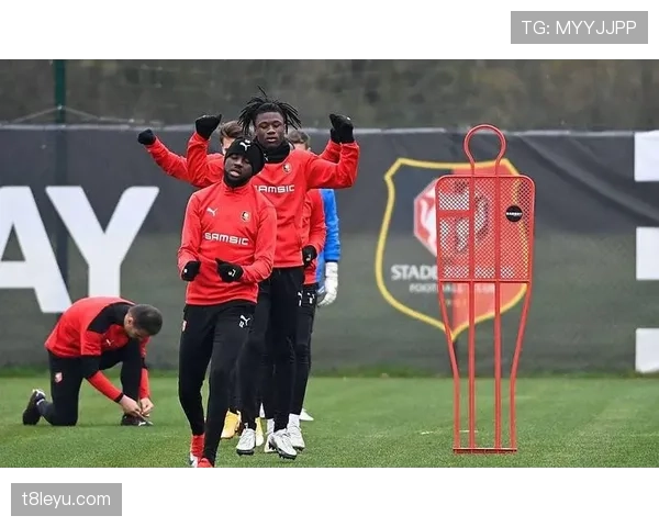 里昂攻防均衡表现亮眼，战绩稳步提升引关注